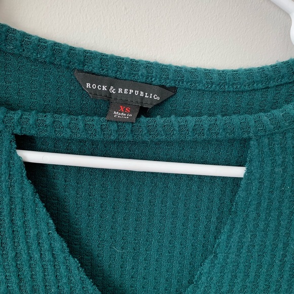 Front Cut Out Sweater - Picture 3 of 4